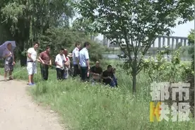 西安雁鸣湖芦苇荡中发现一具男尸 警方介入调查