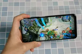 Realme真我V5全网最真实测评：六分钟大型游戏只耗电两格？视频封面