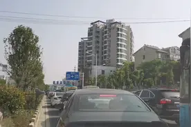 南京城郊结合部铁心桥早高峰的交通比一线城市还堵，女司机压力大视频封面