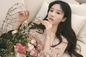 大龄剩女花2000多染头发 看看效果惊艳嘛 像不像换了脑袋