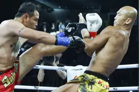 一龙职业生涯最后一战，亲姐姐痛哭，好友赵奕欢流泪！视频封面