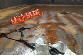 万吨货轮大舱，污水井大舱都是淤泥，养泥鳅最好不过合适不。视频封面