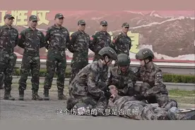 美女教官“公报私仇”，故意折腾新兵，小伙很气还不敢反抗！