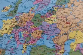 斯拉夫一个分裂的民族，分布在哪些国家？俄罗斯属于斯拉夫民族？视频封面