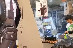 雅马哈静音吉他开箱！来看看有些什么！视频封面