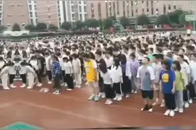 恩施英才首届高三年级毕业典礼