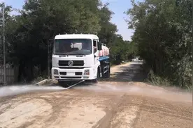 带你们看5万一台的二手洒水车喷洒效果视频封面