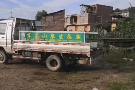 原生态山泉水养鱼法，让你吃到的鱼更加天然美味，肉质更加细腻视频封面