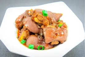 爱啃猪蹄的请收藏，厨师长教你麻辣猪蹄做法，麻辣劲爽，真解馋