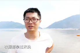 马拉维的大海并不纯净，当地人在海边洗衣服，污染了海水！视频封面