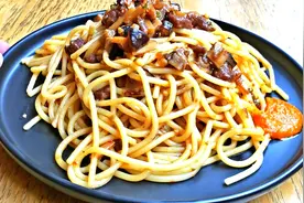 这就是意大利肉酱面？16块钱一份，吃起来怎么这么硬？