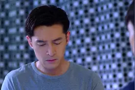 老板的女友给小惠发信息，小惠急忙拿来给老板看，够义气！视频封面