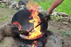 新买的铁锅一定要先开锅再用，买5元钱槽头肉就能解决，简单粗暴真实用