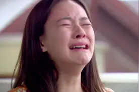 女孩质问总裁，你不爱我为什么还留着合照，谁料总裁竟抢过来撕了视频封面