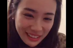 一个人唱红一首歌，完全碾压原唱，喜欢她的笑和真情视频封面