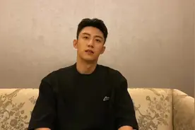 黄景瑜祝贺发小结婚视频封面