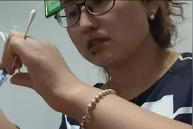 小伙被狗轻轻咬了一下，没有咬破皮，更没有出血，需要打疫苗吗