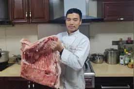 梅菜扣肉怎样做才会起虎皮？20年师傅告诉你技巧，简单实用快收藏视频封面