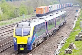 长途火车连续行驶20多个小时，司机不用休息吗？今天终于明白了视频封面