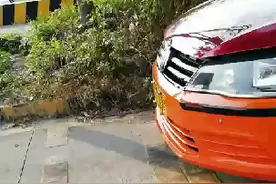 半坡起步方向盘向左打45度，防止右前轮压边线视频封面