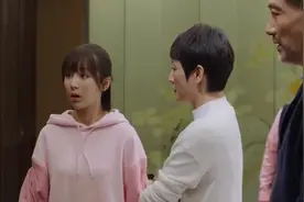 李现在家长面前公开与杨紫的恋情，杨紫吓的一脸懵逼视频封面