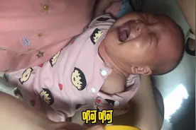 62天的婴儿哭的撕心裂肺，知道原因后，太让人心疼了！