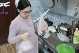 婆婆明天就要来了，35周孕妇下班去超市大采购，都提回家，女汉子视频封面