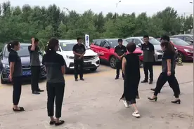 几个人来的视频封面