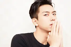 这首《Lutra》被李现带火3天点击破千万，直接霸占热搜第一视频封面