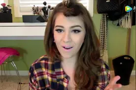 小姐姐挑战可爱形象，将刘海剪齐平后，看着呆萌又漂亮！