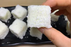 玉米淀粉加牛奶超好吃的做法，家里有小孩的一定要试试，真解馋