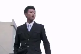张一山：我爸是陆有义陆军长，老子有的是钱！！！