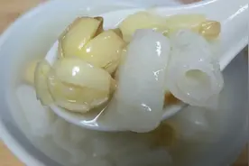 干莲子快速煮烂有妙方，加山药这样煮，一家老小都喜欢