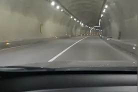 手机拍摄过隧道，像过时光隧道视频封面