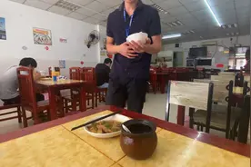 富士康放假6天，吃份木桶饭，汤免费连干两碗饭视频封面