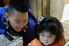 舔盘子的事你小时候有没有干 看看一岁九个月的小唯一添的可干净视频封面