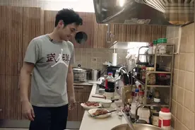 袁弘做饭竟然忘记关火，张歆艺：灶台烧了！袁弘的反应太逗了视频封面