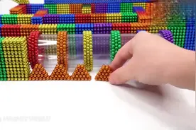 牛人用30000颗巴克球制作仓鼠迷宫，看完我服了，真是有钱人还闲