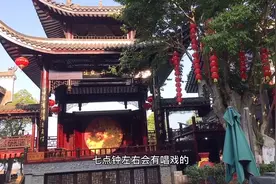 岳阳楼汴河街内街早上，空无一人！岳阳地方特色戏台每晚特别热闹视频封面