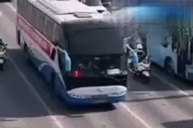 抗疫前线白衣天使归来  受到市民热烈欢迎！视频封面