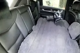 晚上睡车上不舒服？开箱一款车载充气床垫，后排秒变移动双人床视频封面