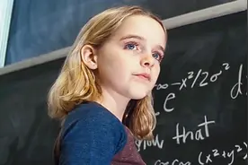 女孩遗传妈妈数学天赋，7岁进入天才学校，同班同学都是成年人视频封面