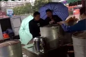 成哥开张店铺一个星期，6天在下雨，现在又赶上疫情