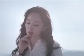 《悦时尚》演员王子璇带你走进缥缈如梦的纯白世界视频封面