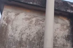 违法加工厂建在出租房一层，楼上居民睡在锅炉房里，居民无法入睡视频封面