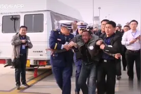 每一个父母都不想自己的孩子成为英雄！！