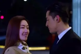 《猎场》胡歌被女友索吻，胡歌不从女友直接霸气推倒胡歌强行壁咚视频封面