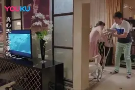 女主人脚受伤想要去上厕所，男保姆来照顾，接下来的一幕尴尬了！视频封面