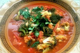 大厨分享西红柿炖西兰花，营养美味喜欢的朋友一起来看看吧视频封面