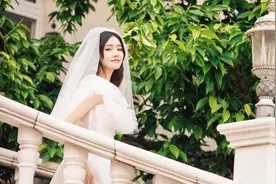 林允新写真曝光，全是唯美婚纱照，幸福满满少女感视频封面